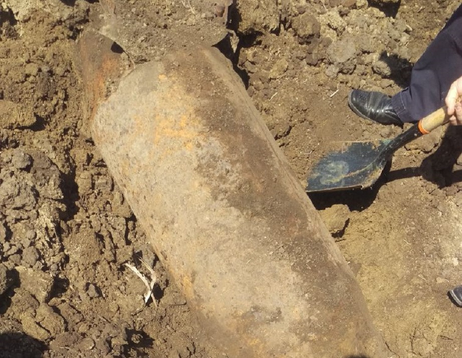 6 bombe neexplodate, găsite lângă Focşani. Zona a fost izolată și oamenii evacuați
