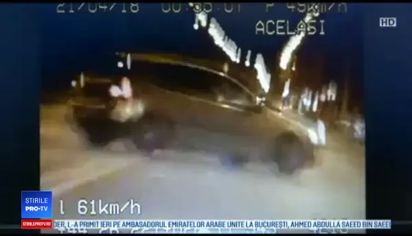 Cei doi şoferi care au zburat pe o şosea din Capitală, cercetați penal. Momentul în care au fost surprinşi
