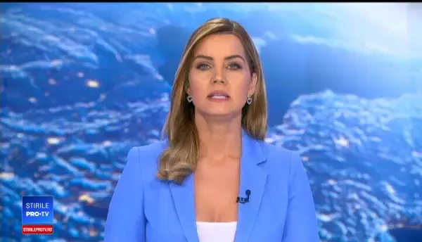 Un bărbat s-a salvat la limită, după ce i s-au blocat ușile mașinii care luase foc