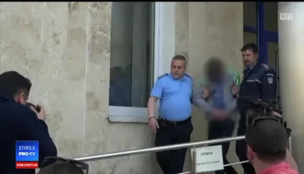 Cazul tinerei ucise de un minor, în pădure. E posibil să îi fi cerut să pozeze sexual