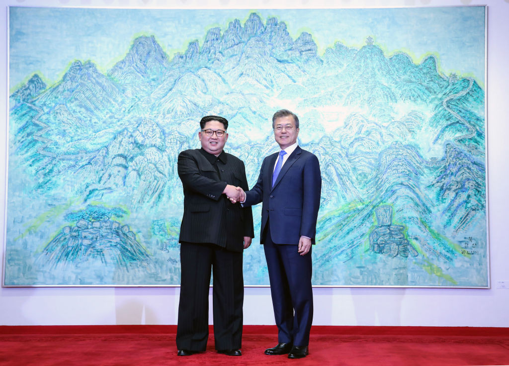 Moon Jae In şi Kim Jong-un au convenit asupra denuclearizării complete a Peninsulei Coreene