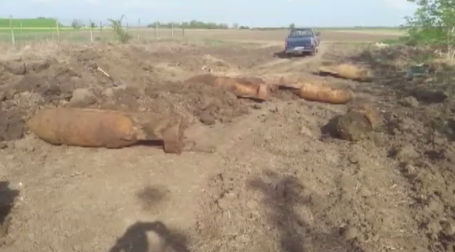 Cele șase bombe găsite în Focșani, detonate controlat pe un câmp