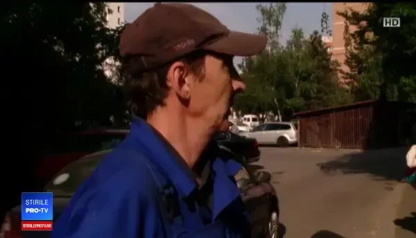 Copilul care a cazut de la 4 metri inaltime, pe acoperişul balconului de la parter, este bine