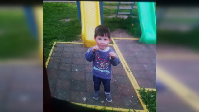Copilul de 2 ani, dispărut din curtea casei, în Cluj, a fost găsit