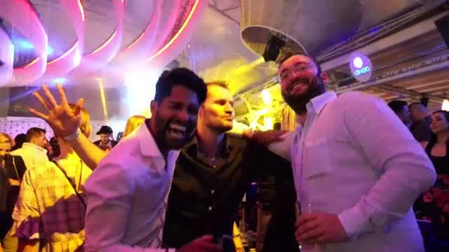 Distracție de la 9 dimineața în Mamaia. Răsăritul soarelui, surprins de pe plajă. FOTO