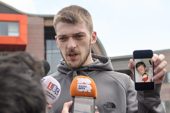 Cazul Alfie Evans. Bebelușul a murit la o săptămână după ce a fost deconectat de la aparate