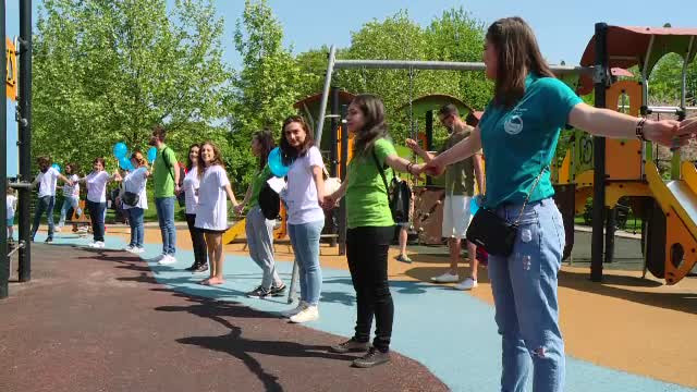 Lanț uman în Parcul Floreasca, pentru susținerea vaccinării
