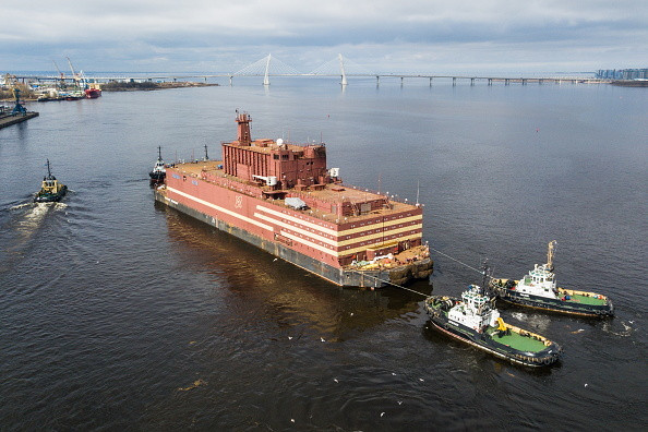 Akademik Lomonosov - 4