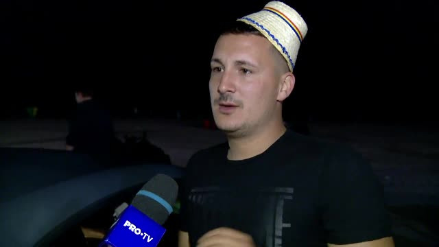 Tânăr din Vama Veche, întrebat cât a făcut pe drum până la mare: ”5 beri”