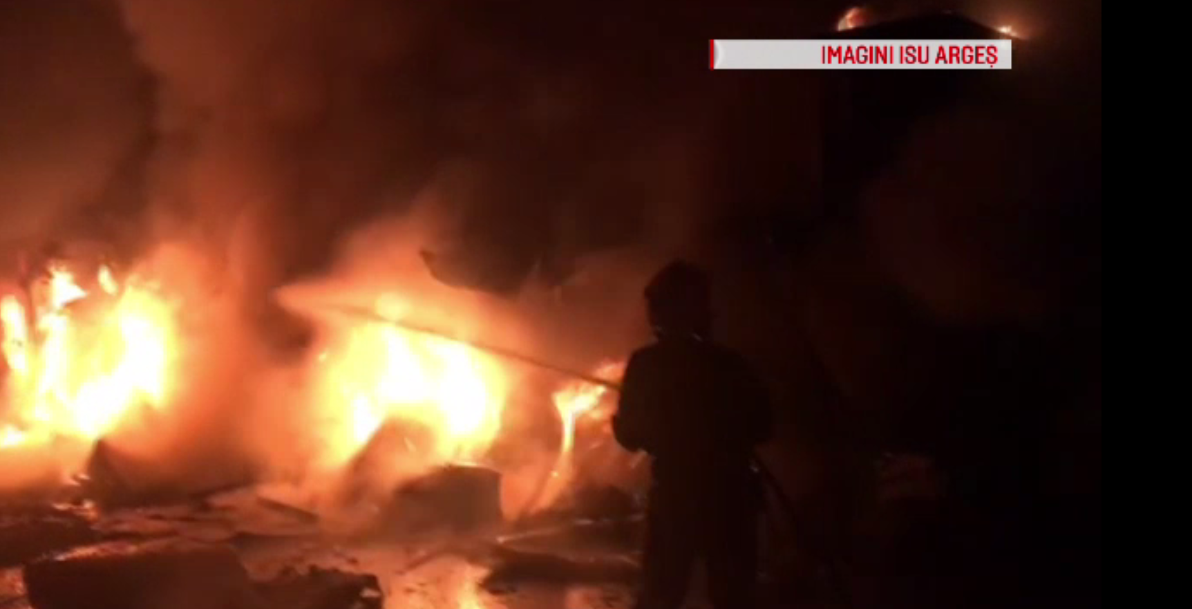 Camion încărcat cu ciocolată, mistuit de flăcări. Șoferul a reușit să se salveze