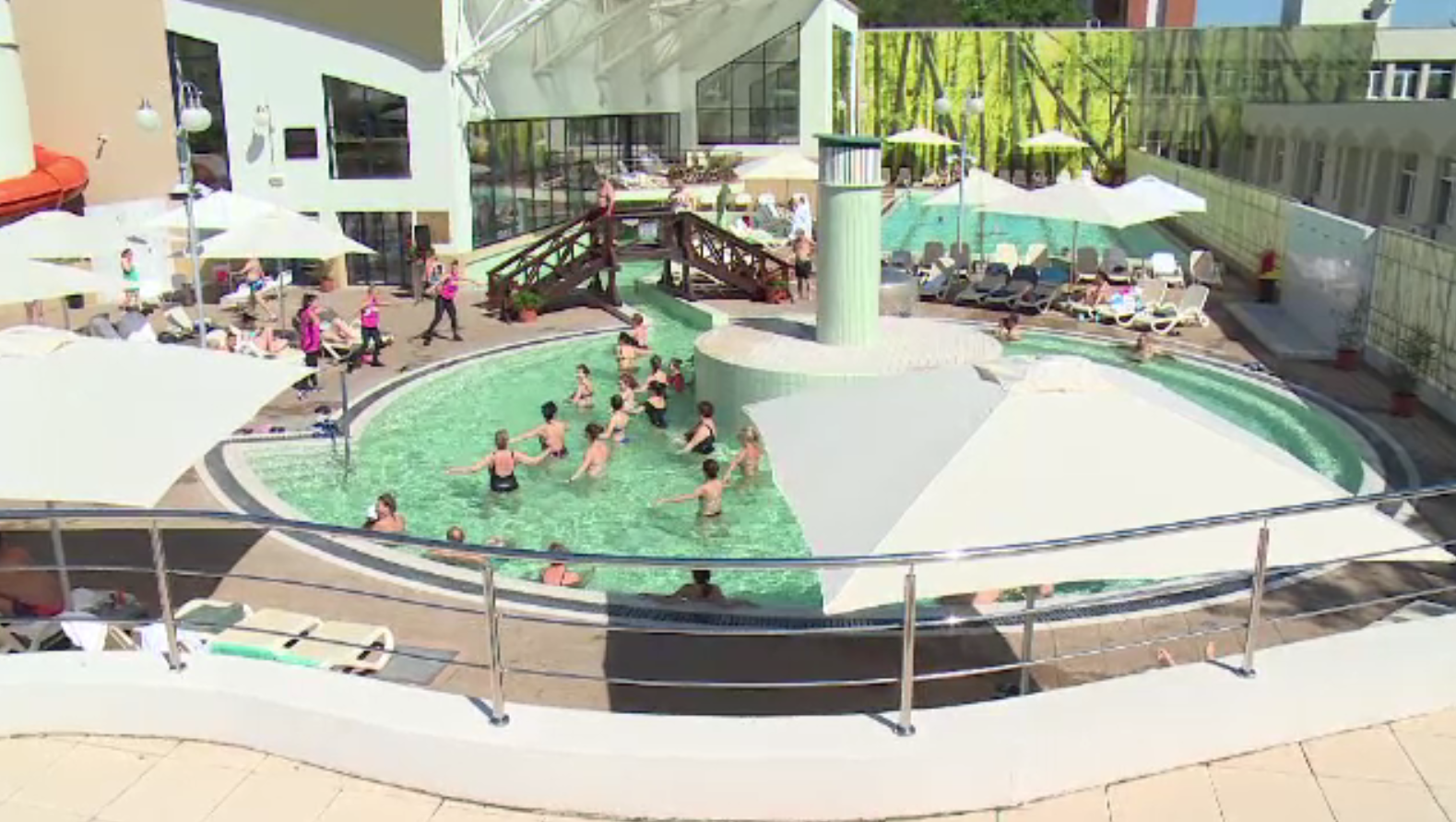 Sute de turiști români au ales stațiunea Băile Felix pentru mini-vacanța de 1 mai. ”E relaxant"