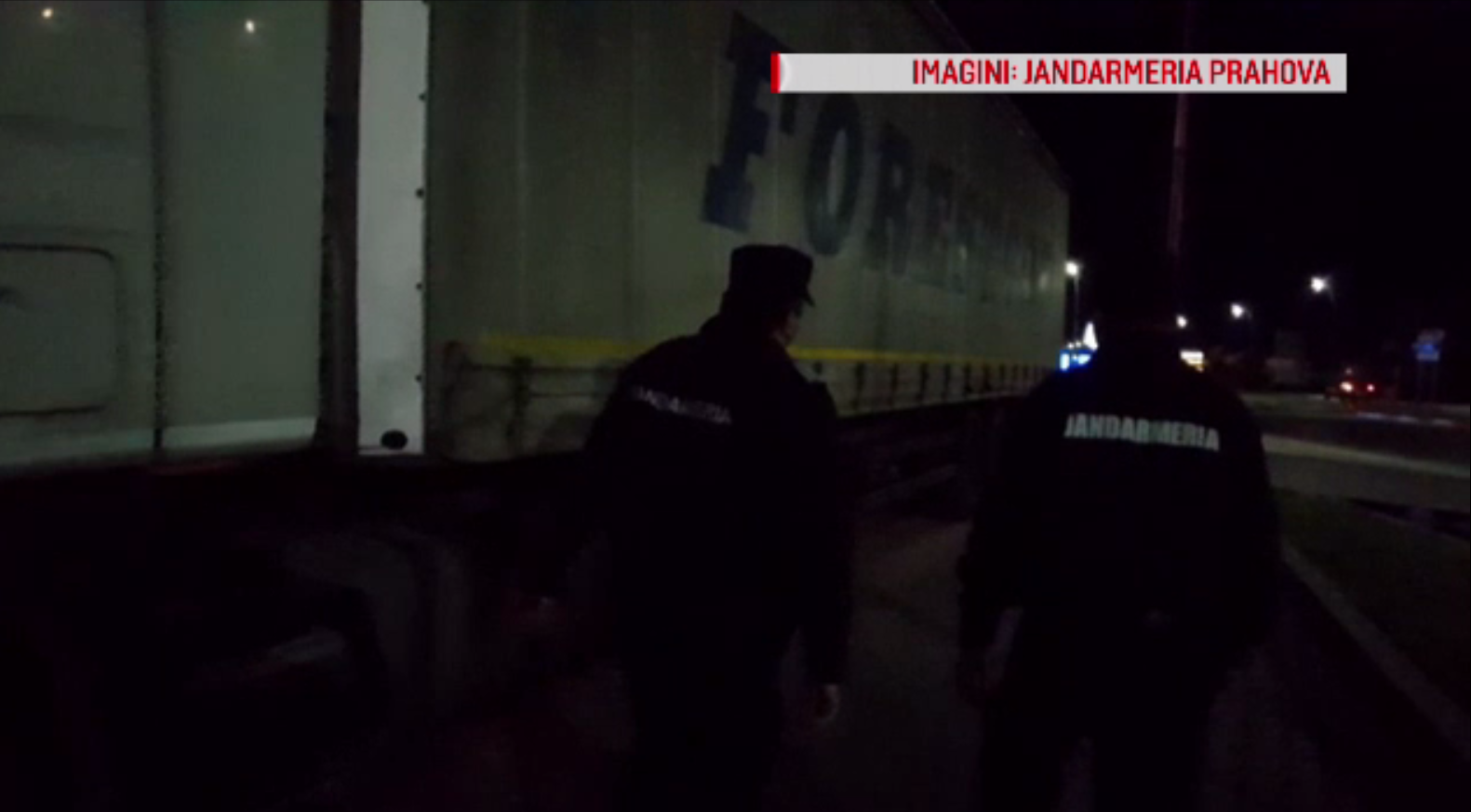 Șofer de TIR, prins în flagrant în timp ce fura din marfa pe care o transporta