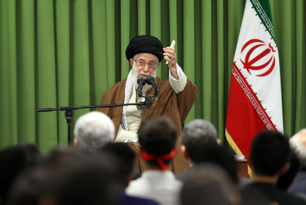 Liderul suprem iranian: ”Israelienii au fost obligaţi să accepte înfrângerea”