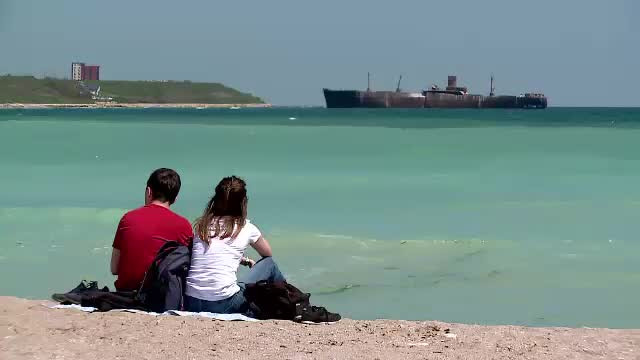 1 Mai la Costinești: o discotecă, două restaurante fast-food și 3.000 de turiști