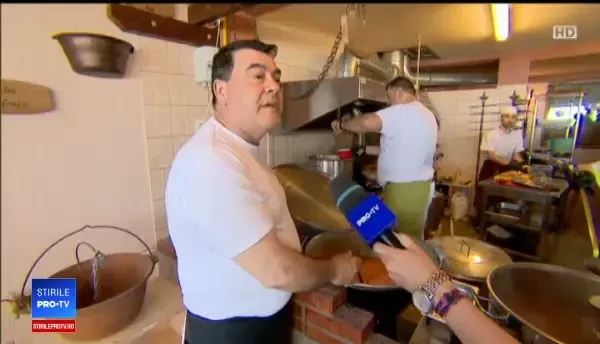 Mâncarea anti-mahmureală, cea mai căutată în Vama Veche. Cât costă supa bețivului