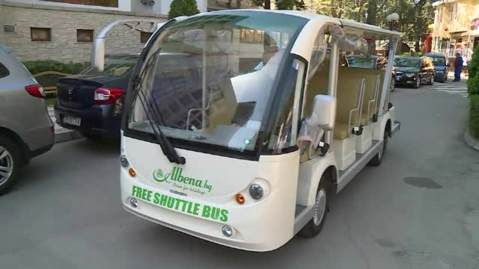 Distracțiile din Bulgaria. Vizitatorii se plimbă gratis cu mașini electrice