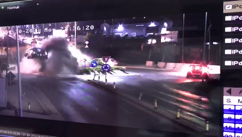 Un șofer din Capitală ”a zburat” cu mașina după ce a lovit cu viteză un sens giratoriu. VIDEO