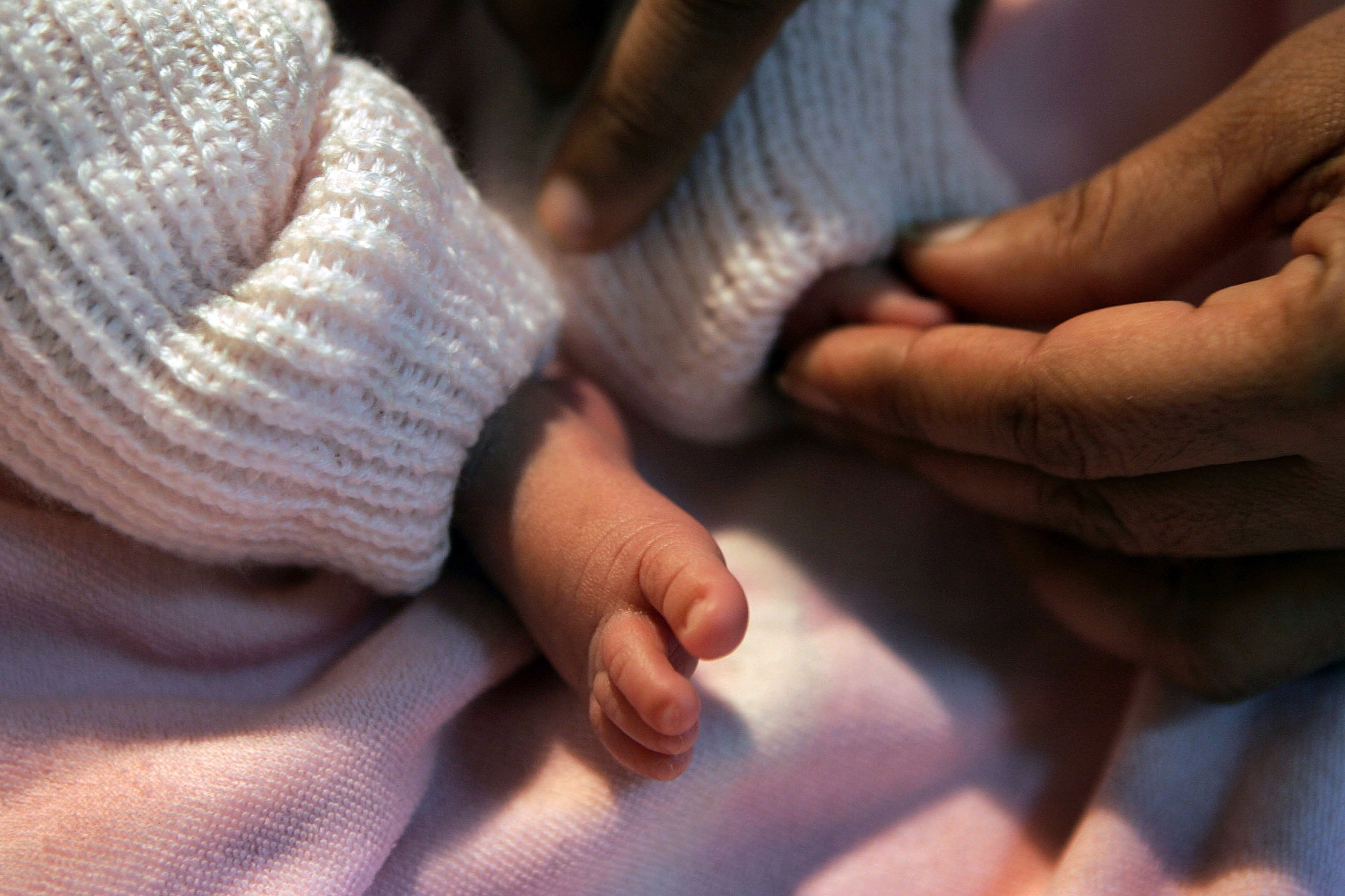 Cadavrele a sute de bebeluşi, descoperite la o groapă de gunoi din Pakistan