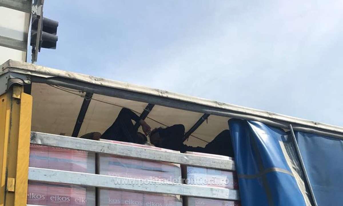 Migranti prinsi la frontiera