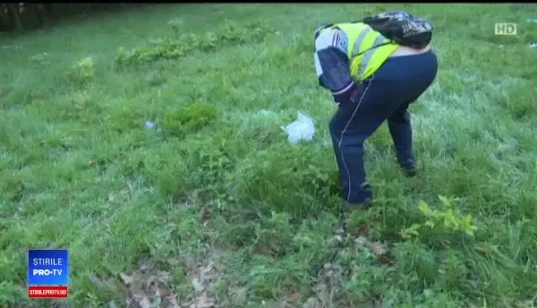 Tone de gunoaie, rămase după grătarele de 1 Mai