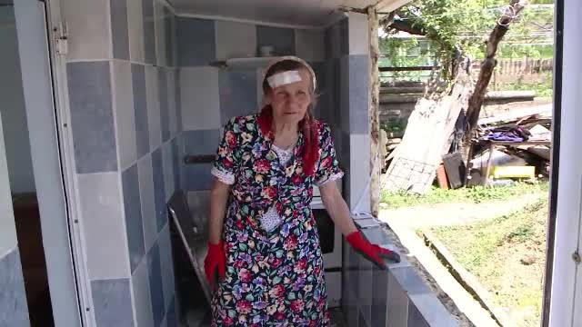 Doi soți de peste 80 de ani au rămas pe drumuri, după o explozie produsă în casă