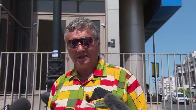 Doi medici din Craiova s-au luat la bătaie în spital. ”S-a lovit de scaun”