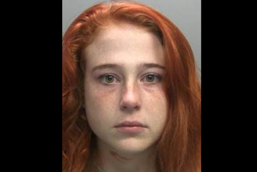 O adolescentă costumată în clovn și-a înjunghiat iubitul în timp ce întrețineau relații sexuale