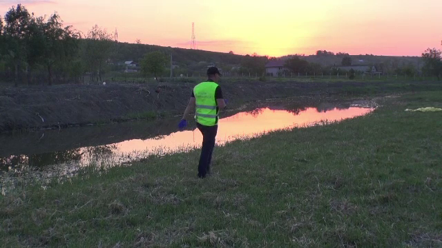 Un copil de 10 ani a murit înecat într-un canal adânc de 2 metri, în Iași