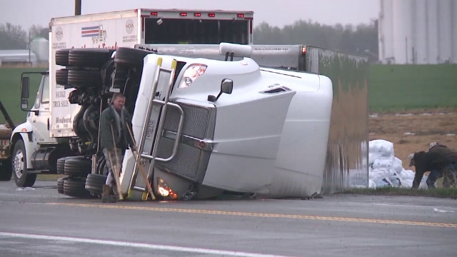 Patru state din SUA, lovite de tornade puternice. 100.000 de oameni au rămas fără electricitate