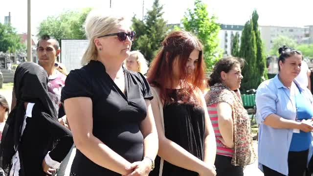 Fetița din Baia mare, violată și ucisă, a fost înmormântată. ”Criminalul se afla între noi”