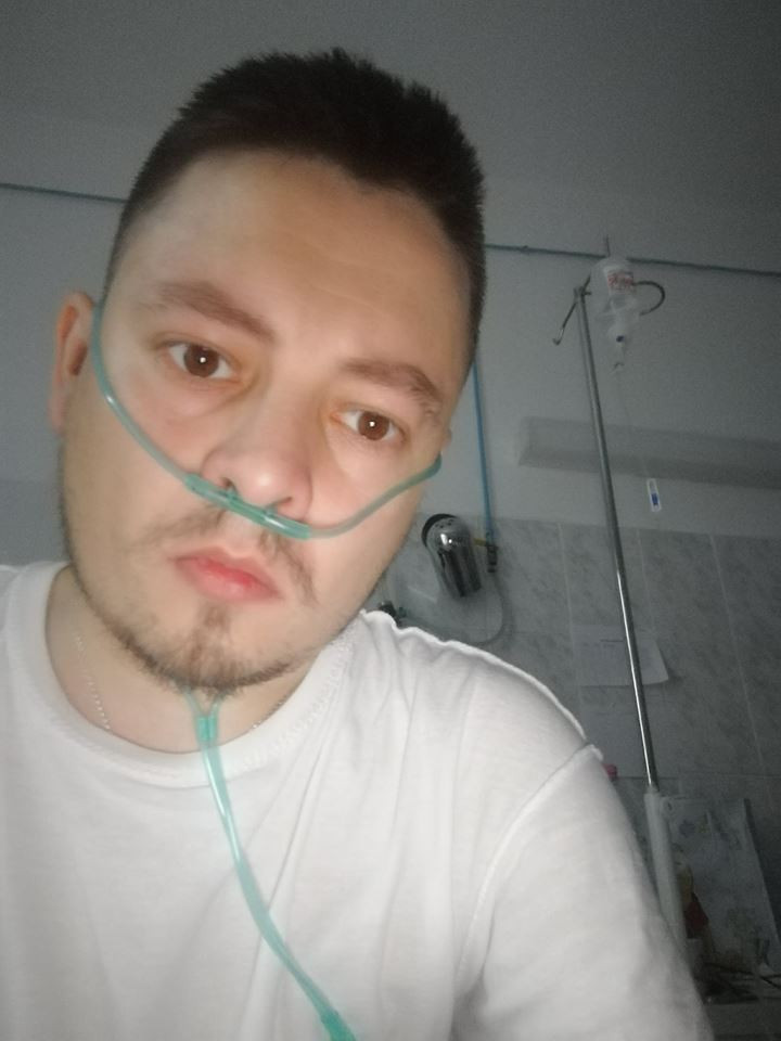 Un tânăr din Vrancea are nevoie de 120.000 de euro pentru un transplant pulmonar, singura lui șansă la viață