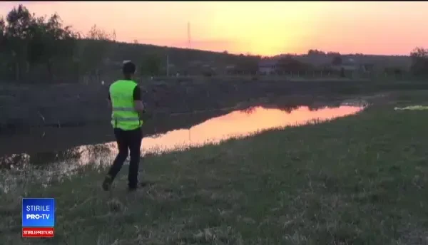 Un copil de 10 ani a murit înecat într-un canal adânc de 2 metri, în Iași