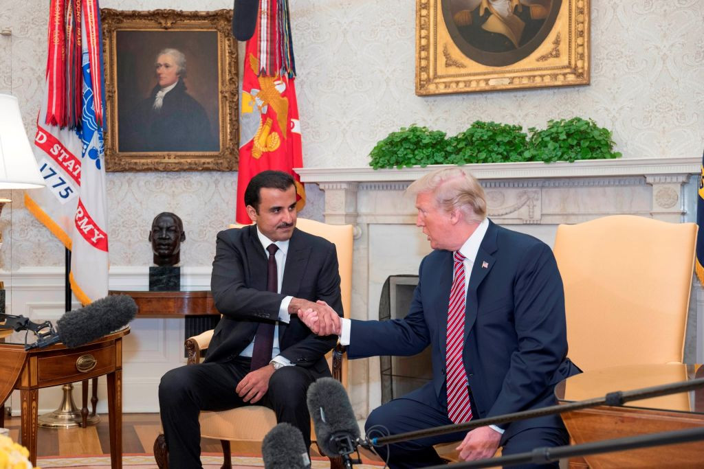Qatarul încearcă să intre în grațiile lui Trump cu o achiziție de 6,5 milioane de dolari: „E o tentativă de a-l influența”