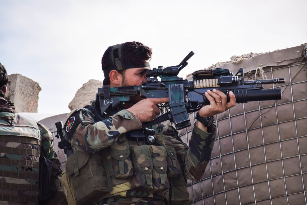 Atac sângeros asupra reşedinţei şefului poliţiei din Kandahar. Oficialul nici nu era acasă