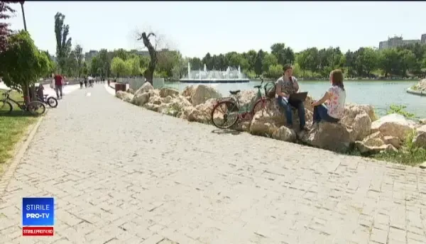 Elevii pot primi 200 de euro din partea statului pentru a își cumpăra calculatoare