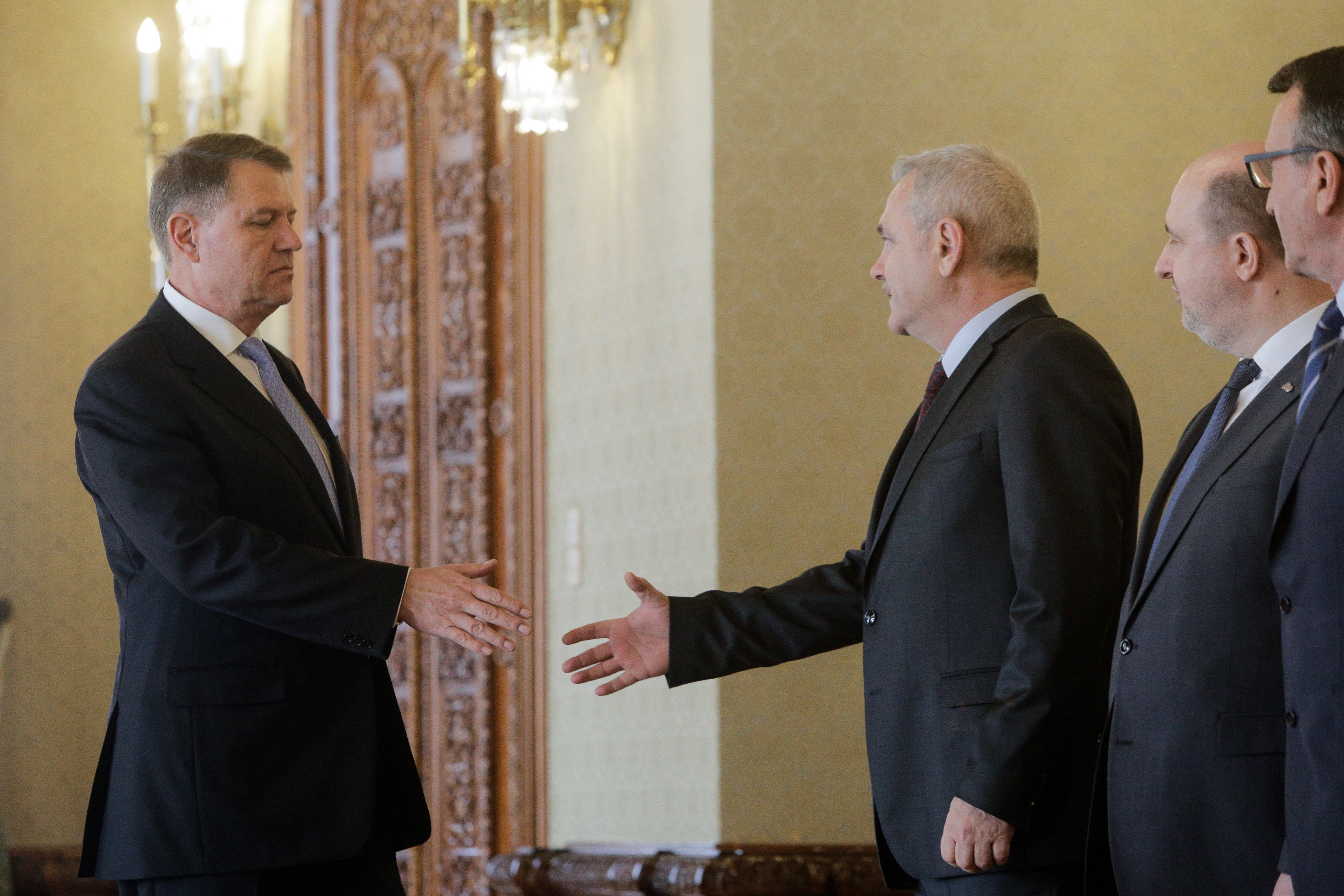 PSD, după ce a aprobat Bugetul pe 2019 în februarie: ”Iohannis a blocat investițiile”