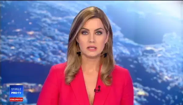 Două mașini au luat foc în cartierul Titan din București. VIDEO