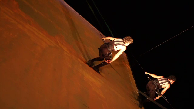 Spectacolul "WANTED", de la Timișoara. Artiștii au îmbinat teatrul cu acrobațiile