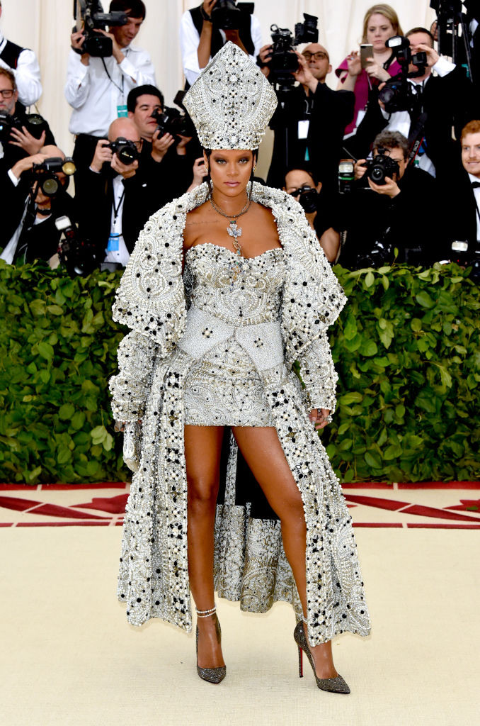 Met Gala 2018: Rihanna a reuşit să atragă toată atenţia asupra ei. Ţinutele extravagante ale serii. FOTO