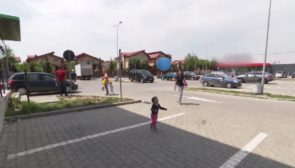 Copiii din Popești Leordeni nu au locuri de joacă. Părinții strâng bani să ridice un parc