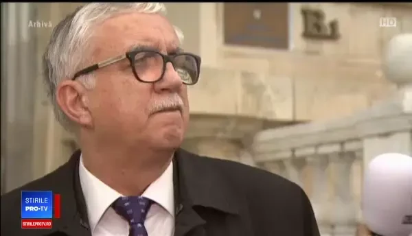 Augustin Zegrean, fostul preşedinte al Curţii Constituţionale, a salvat un tânăr căzut într-o groapă