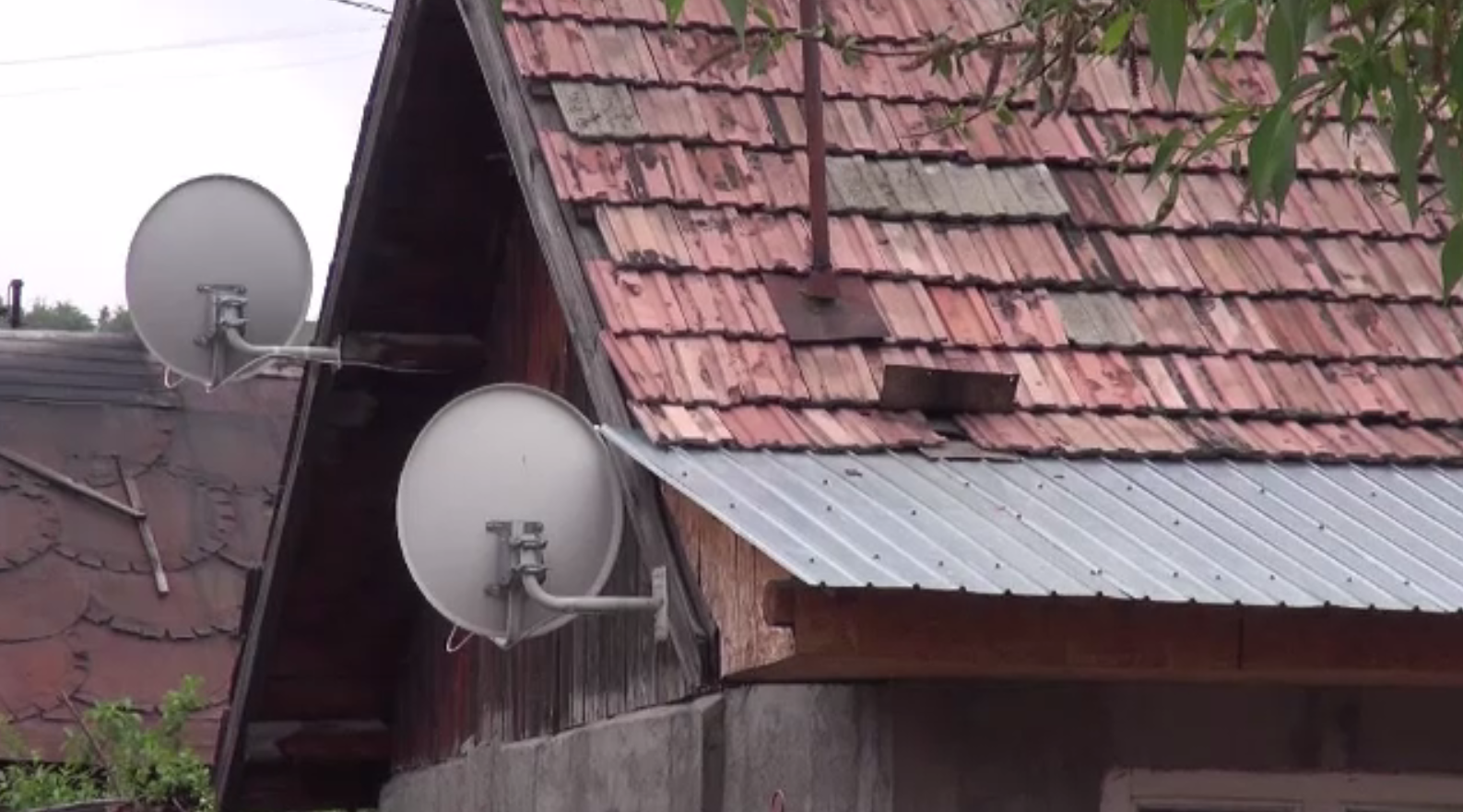 Cu toaletele în curte, dar conectați la internet. Românii, în topul popoarelor dependente de tehnologie