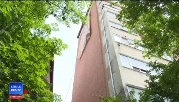 Scene șocante în Oradea. Un alipinist utilitar a murit după ce a căzut în gol