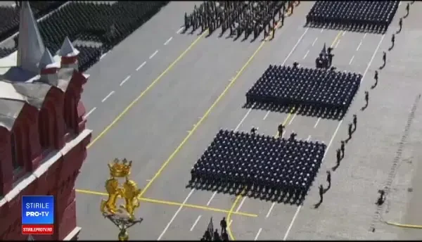 Paradă de Ziua Victoriei, la Moscova. Armata rusă își etalează armele de ultimă generație. FOTO