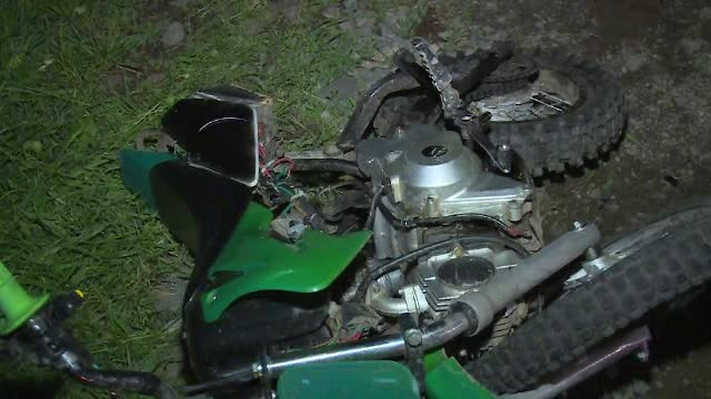 Un tânăr băut a vrut să facă o cascadorie cu motocicleta, dar a lovit o căruţă