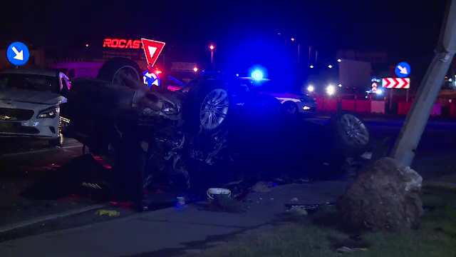 Șofer căutat de poliție, după ce a provocat un accident și a fugit de la locul faptei