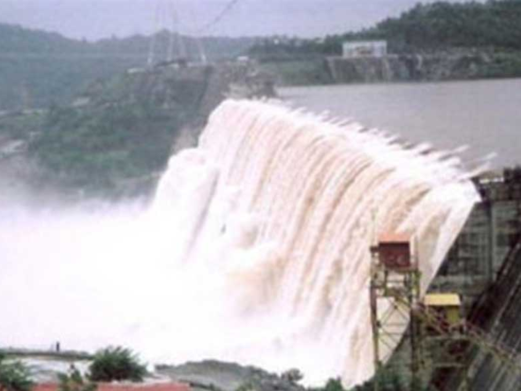 Cel puțin 20 de morți și zeci de răniți, după ce un baraj a cedat