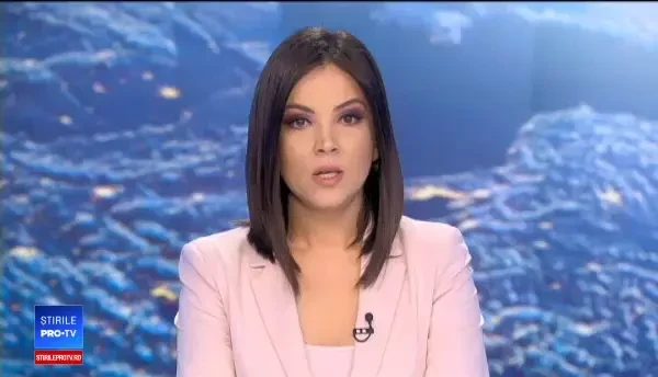 După o ploaie torenţială, o şoferiţă din Techirghiol a ajuns cu mașina într-o parcare inundată