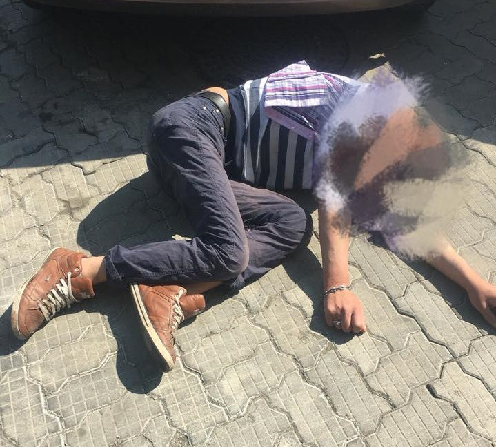Tânăr la un pas de moarte, din cauza nepăsării. A zăcut pe trotuar ore în șir, dar oamenii l-au ignorat: „Au ales să nu vadă”