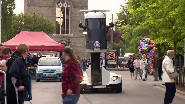 Mașina de poliție în care șoferul are vedere de 360 de grade